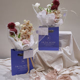 Lea Flowers'dan Sevgililer Günü Çiçek Paketi ve Undressed Koleksiyonundan İç Çamaşırı Seti